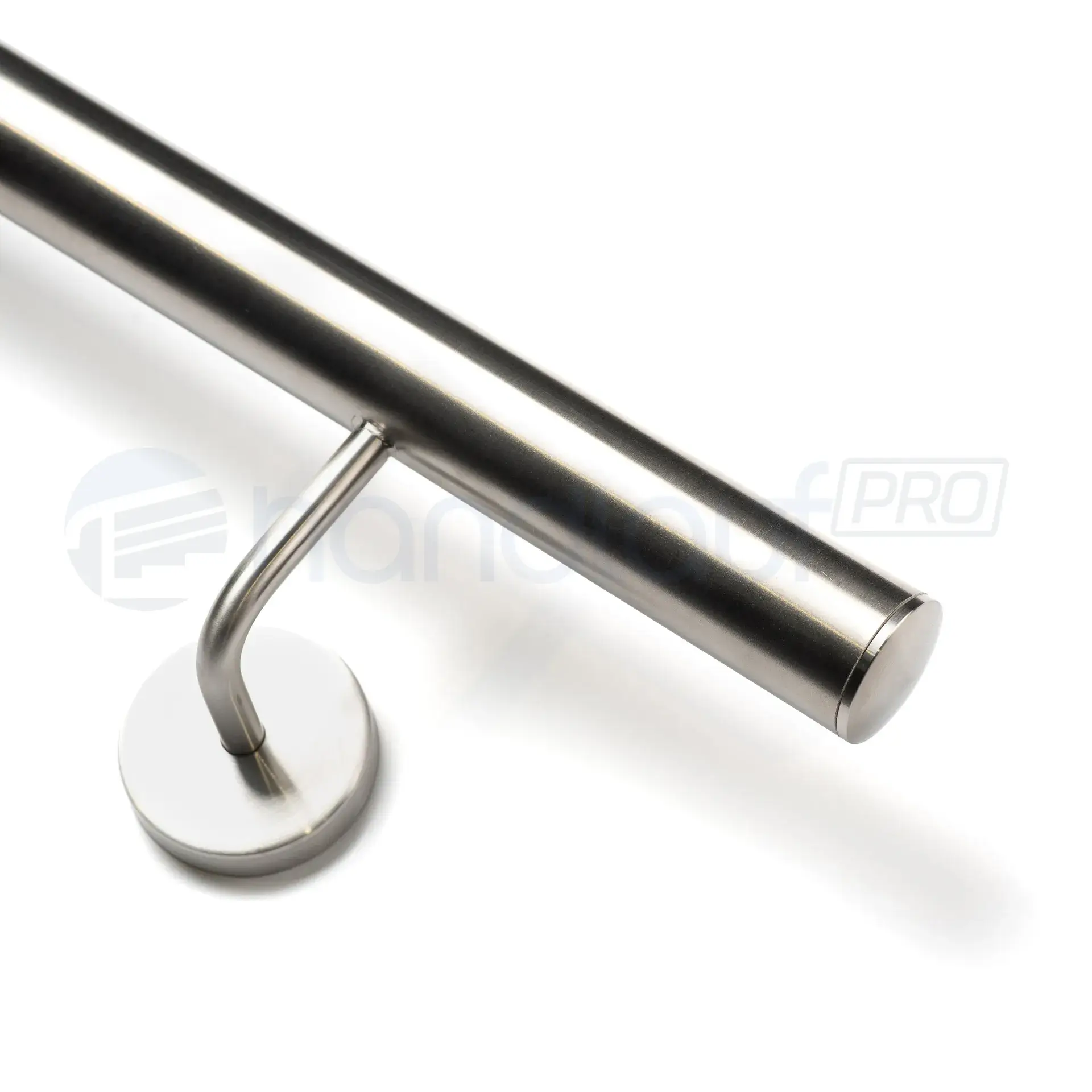 Geschweisster Handlauf Edelstahl mit gewölbter Endkappe. Elegantes Design und langlebige Konstruktion.